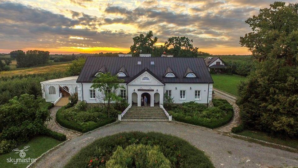 Bed and Breakfast Dwór na Wichrowym Wzgórzu Przybysławice Exterior foto